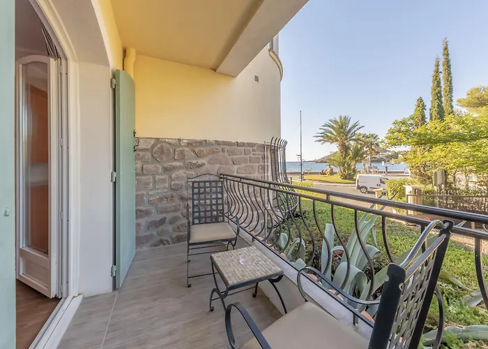 Le Relais D'agay 3*