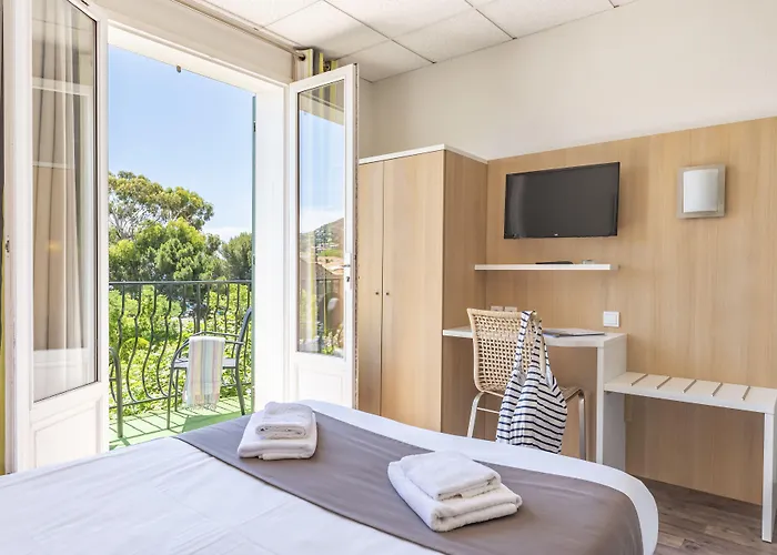 Le Relais D'agay Otel