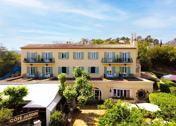 Le Relais D'agay Otel 3*